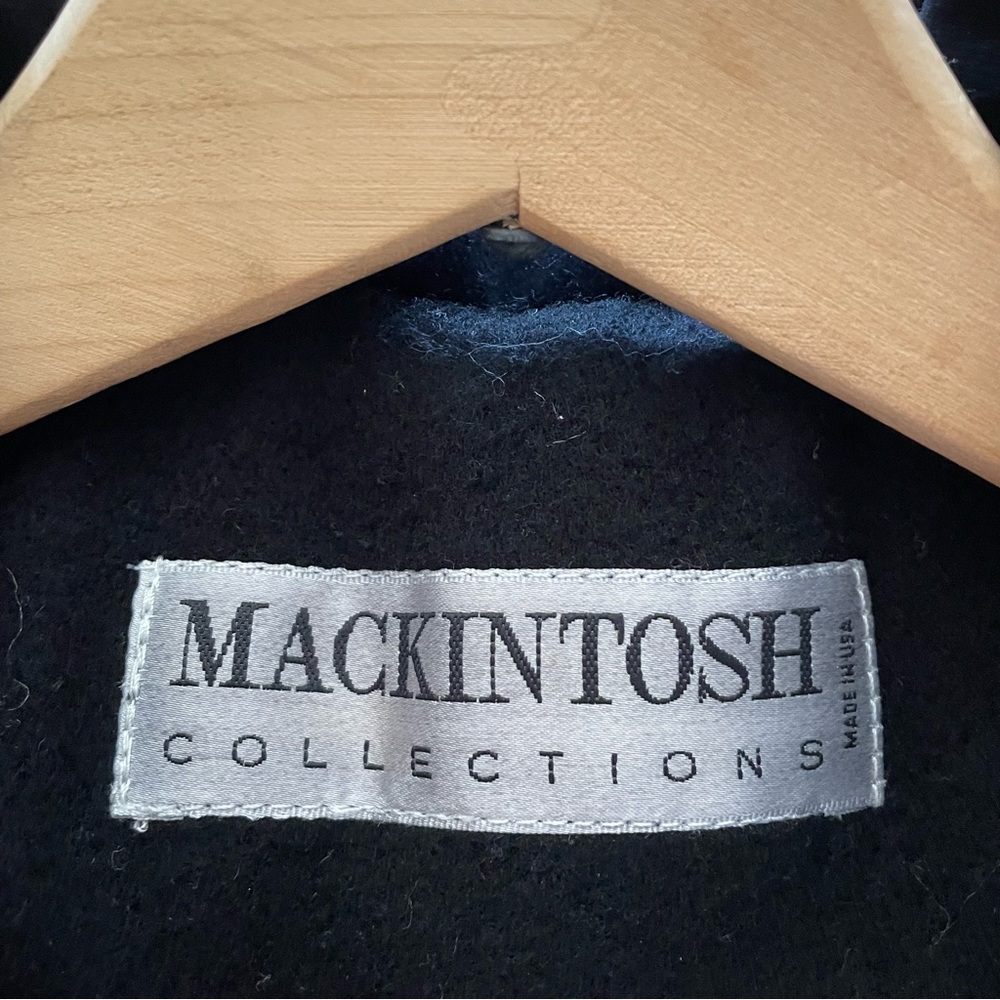 Stunning black wool coat size 12P - Picture 13 of 14